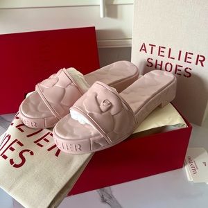 NEW Valentino Garavani pink rose atelier sandals